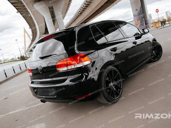 Volkswagen Golf на черных дисках HRE P101 в R18 - Фото № 2