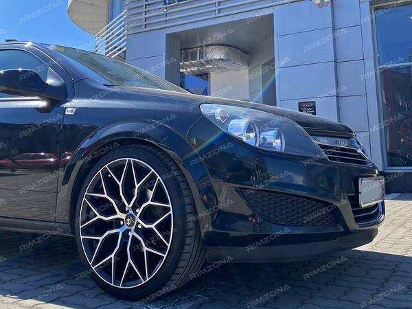 Opel Astra H на стильных дисках Vossen HF-2 R19 - Фото № 4