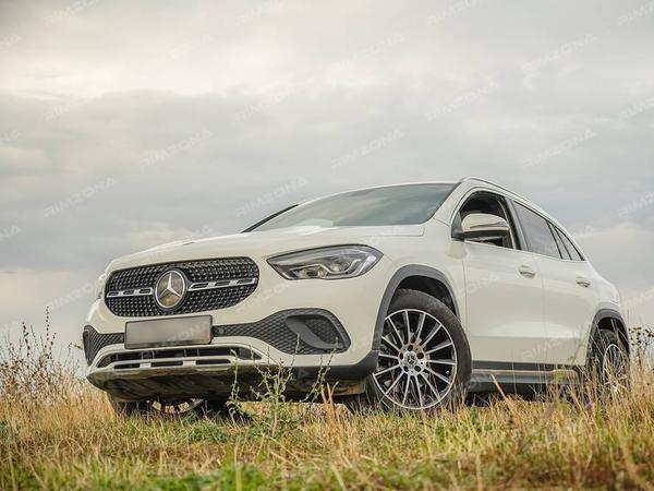 Mercedes GLA на стильных дисках AMG 14L - Фото № 1