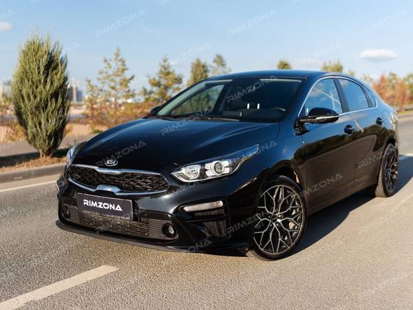 KIA cerato на литых дисках в стиле VOSSEN HF2 - Фото № 1