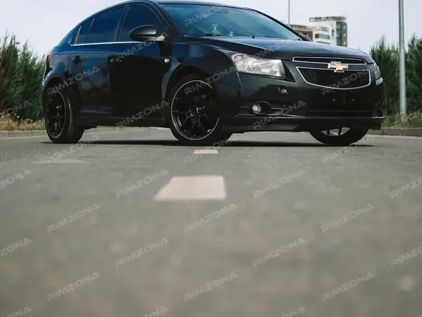 CHEVROLET CRUZE НА ЛИТЫХ ДИСКАХ В СТИЛЕ RAYS - Фото № 2