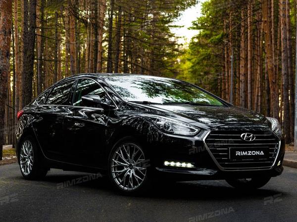 HYUNDAI I40 НА ЛИТЫХ ДИСКАХ В СТИЛЕ VORSTEINER LK013 R18 - Фото № 1