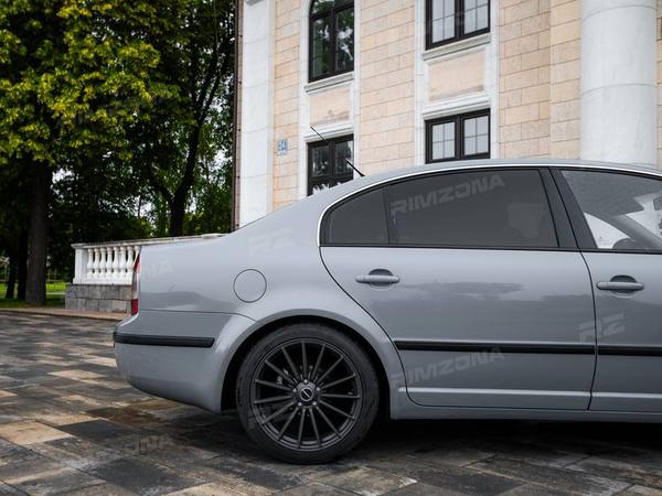 SKODA SUPERB НА КОВАНЫХ ДИСКАХ В СТИЛЕ VOSSEN VPS305 R18 - Фото № 5