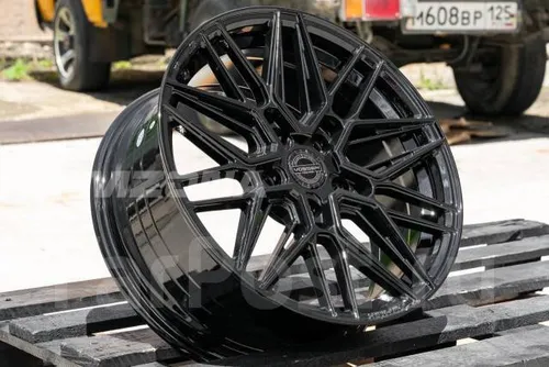 Литой диск В СТИЛЕ VOSSEN 7861 R17 7.5J 5x114.3 ET35 dia 73.1