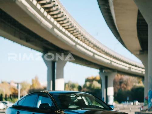 Литой диск В СТИЛЕ VOSSEN HF2 R19 8.5J 5x112 ET35 dia 66.6 - Фото вживую на авто №2