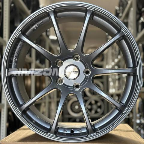 Литой диск ADVAN Racing RS R17 8J 5x114.3 ET35 dia 73.1