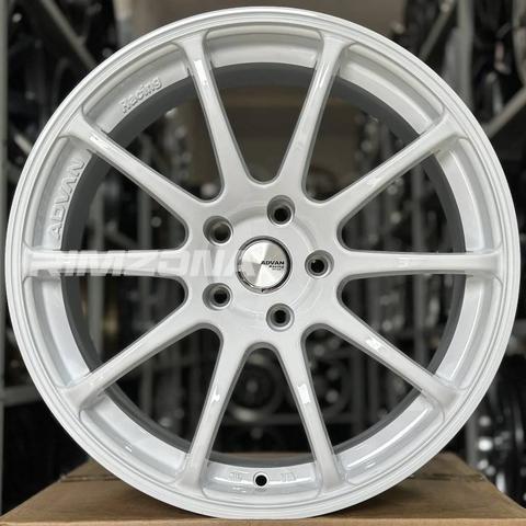 Литой диск ADVAN Racing RS R18 8/9J 5x114.3 ET30/25 dia 73.1