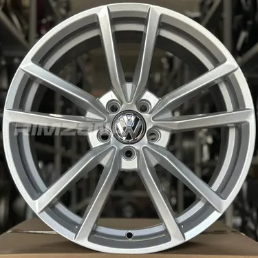 Литой диск В стиле Volkswagen Golf R R18 8J 5x112 ET40 dia 57.0